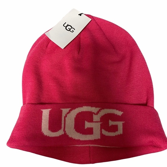 UGG | Intarsia Logo Knit Beanie Pink NEW - Picture 1 of 5